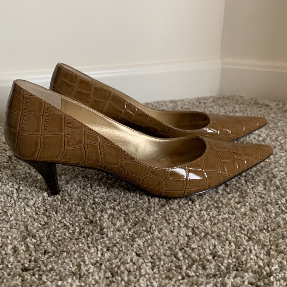 Bandolino BDBerry 1 inch Heels Size 7 1/2M